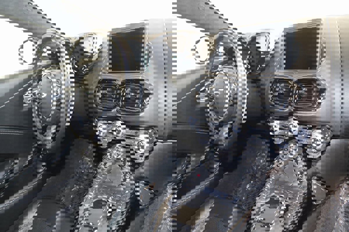 Used 2019 Aston Martin V8 Vantage Coupe image 34