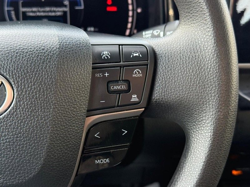 Used 2025 Toyota Camry LE image 21