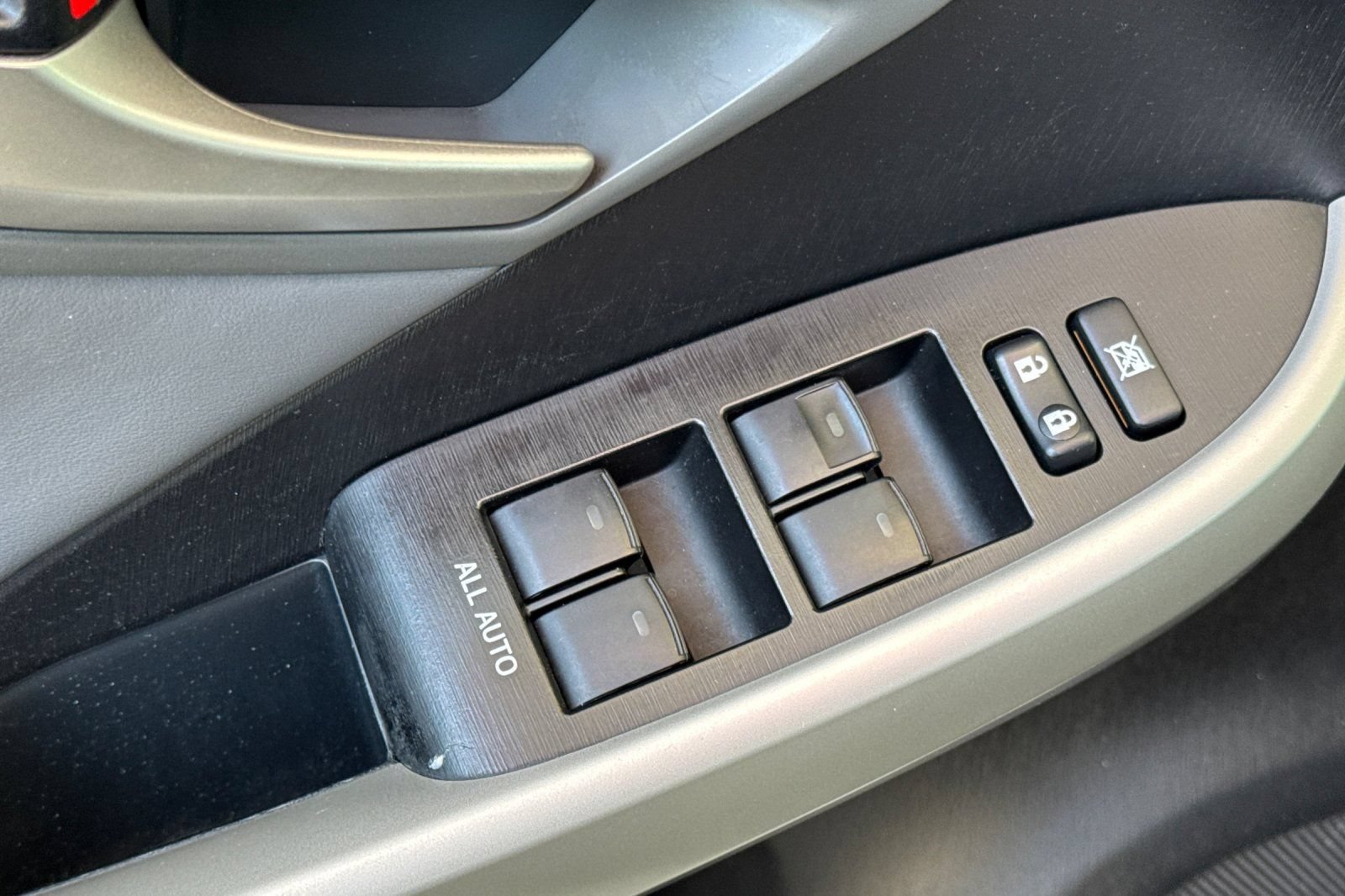 Used 2013 Toyota Prius Five FWD image 14
