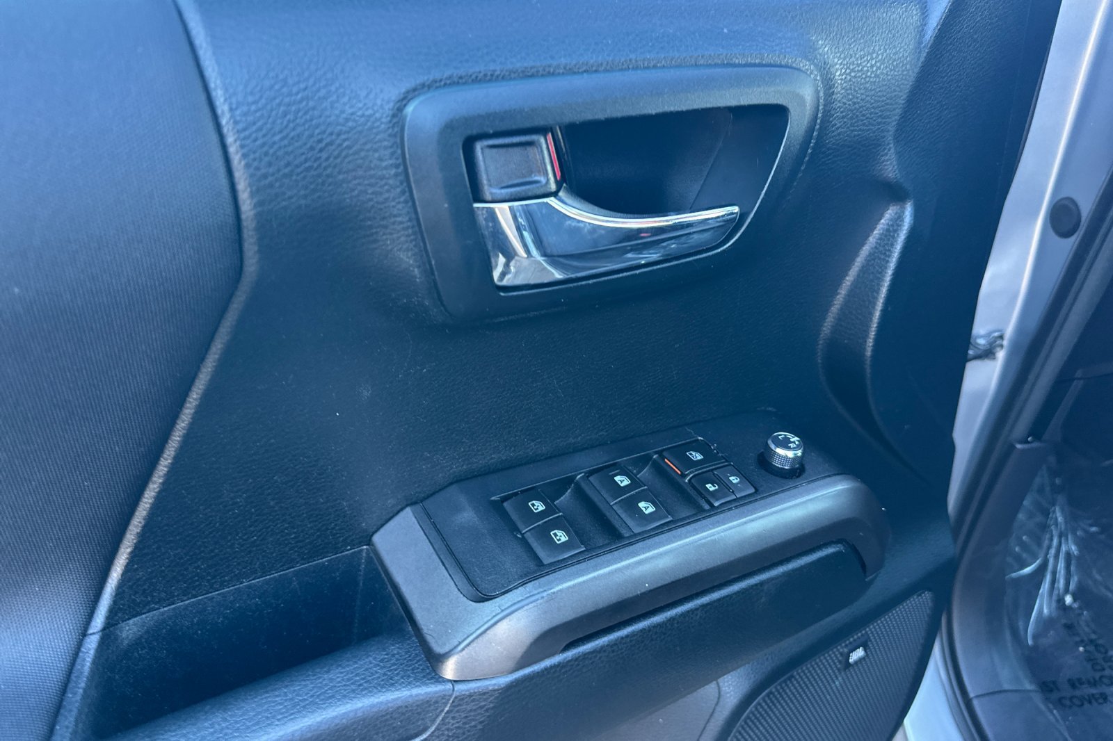 Used 2016 Toyota Tacoma TRD Sport RWD image 14