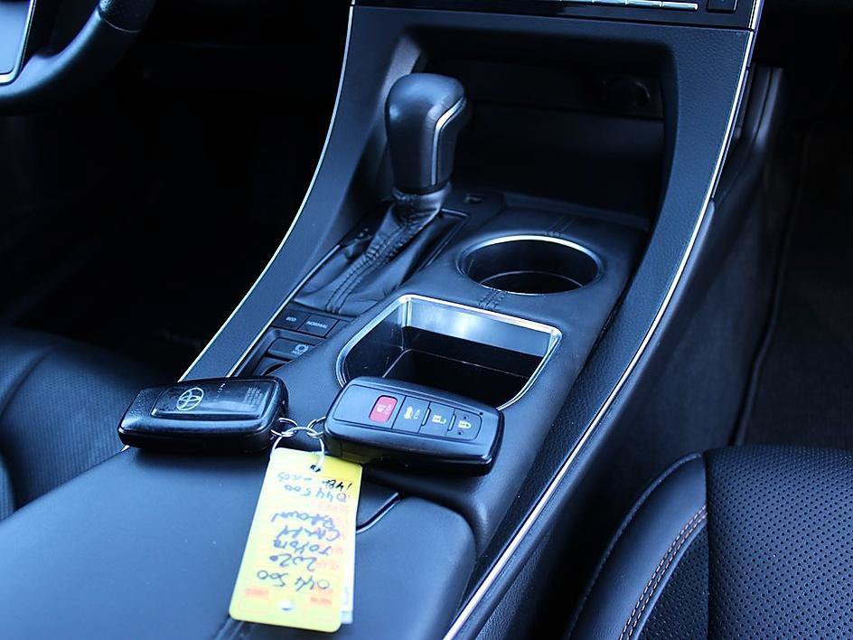 Used 2020 Toyota Avalon XSE w/ Preferred Accessory Package FWD image 23