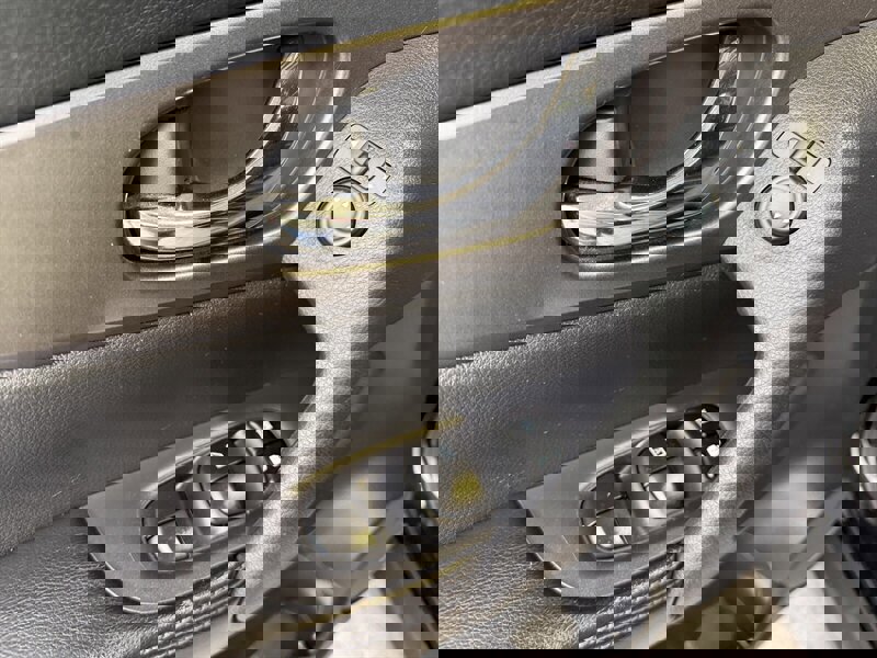 Used 2014 Nissan Rogue SV image 18