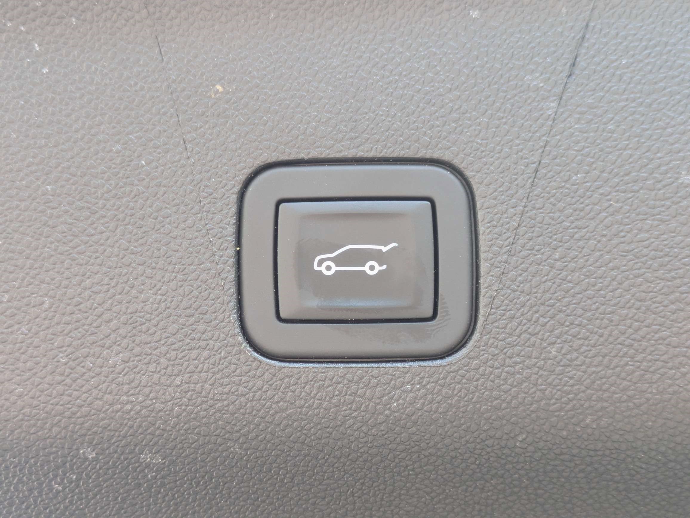Used 2026 Chevrolet Tahoe High Country RWD image 13