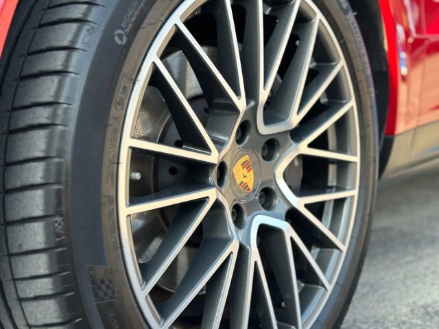Used 2021 Porsche Cayenne image 14