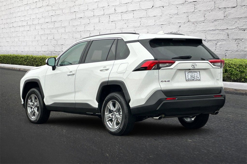 Used 2025 Toyota RAV4 XLE image 6