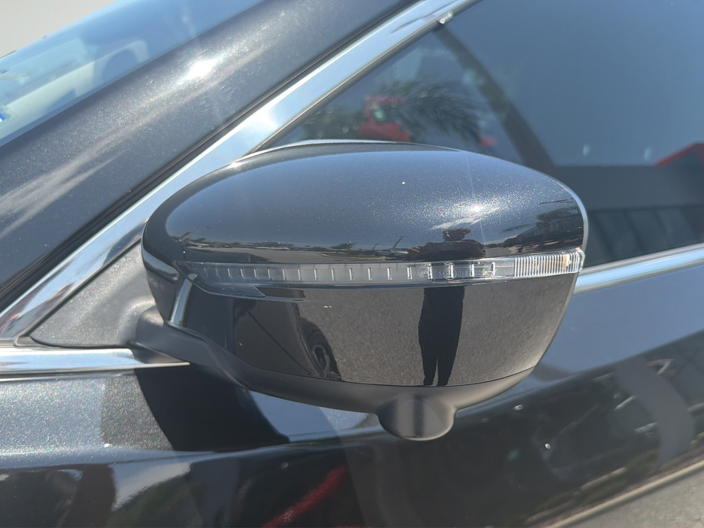 Used 2019 Nissan Rogue SV w/ Premium Package FWD image 54