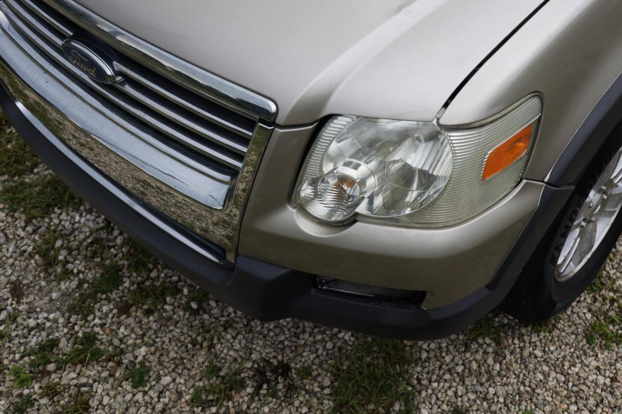 Used 2006 Ford Explorer XLT RWD image 24
