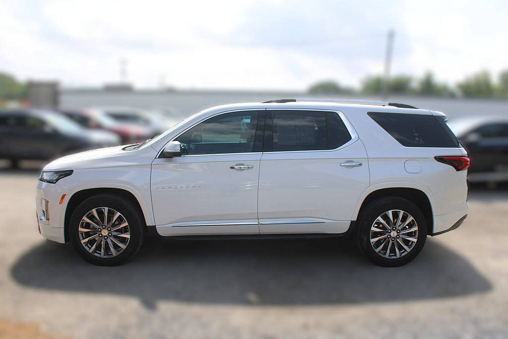 Used 2023 Chevrolet Traverse Premier FWD image 14