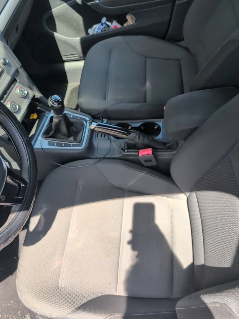 Used 2016 Volkswagen Golf S FWD image 8