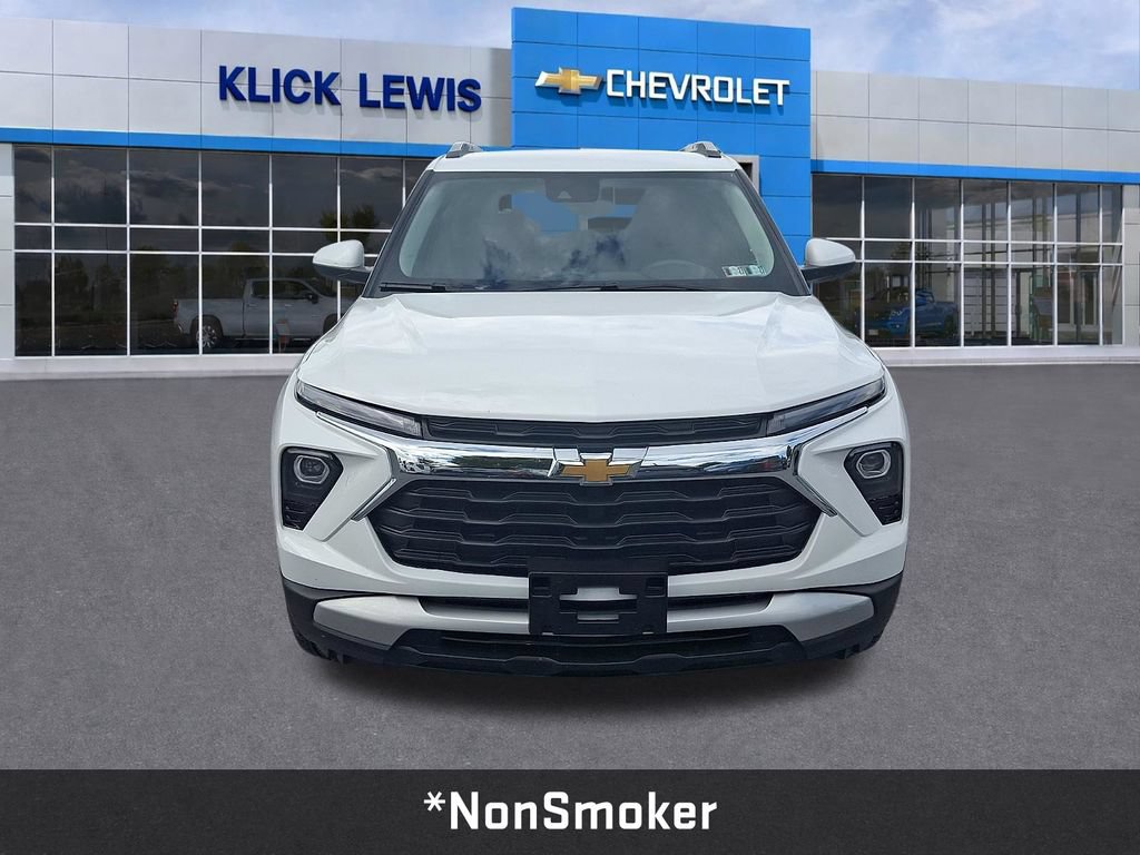 Used 2025 Chevrolet TrailBlazer LT AWD/4WD image 2