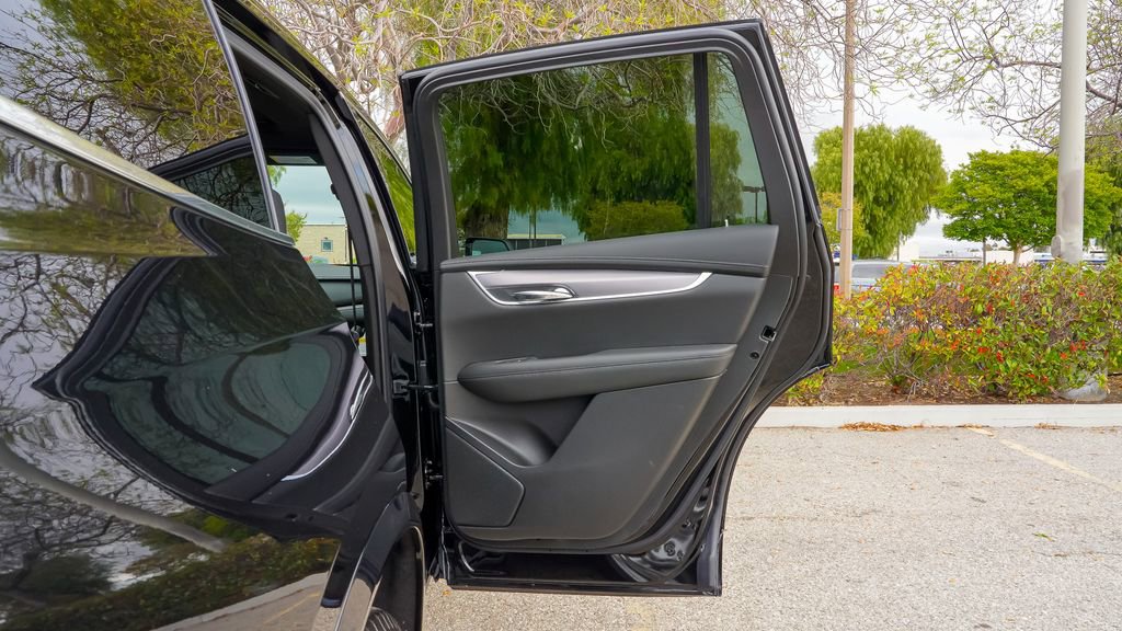 Certified 2025 Cadillac XT6 Luxury image 13