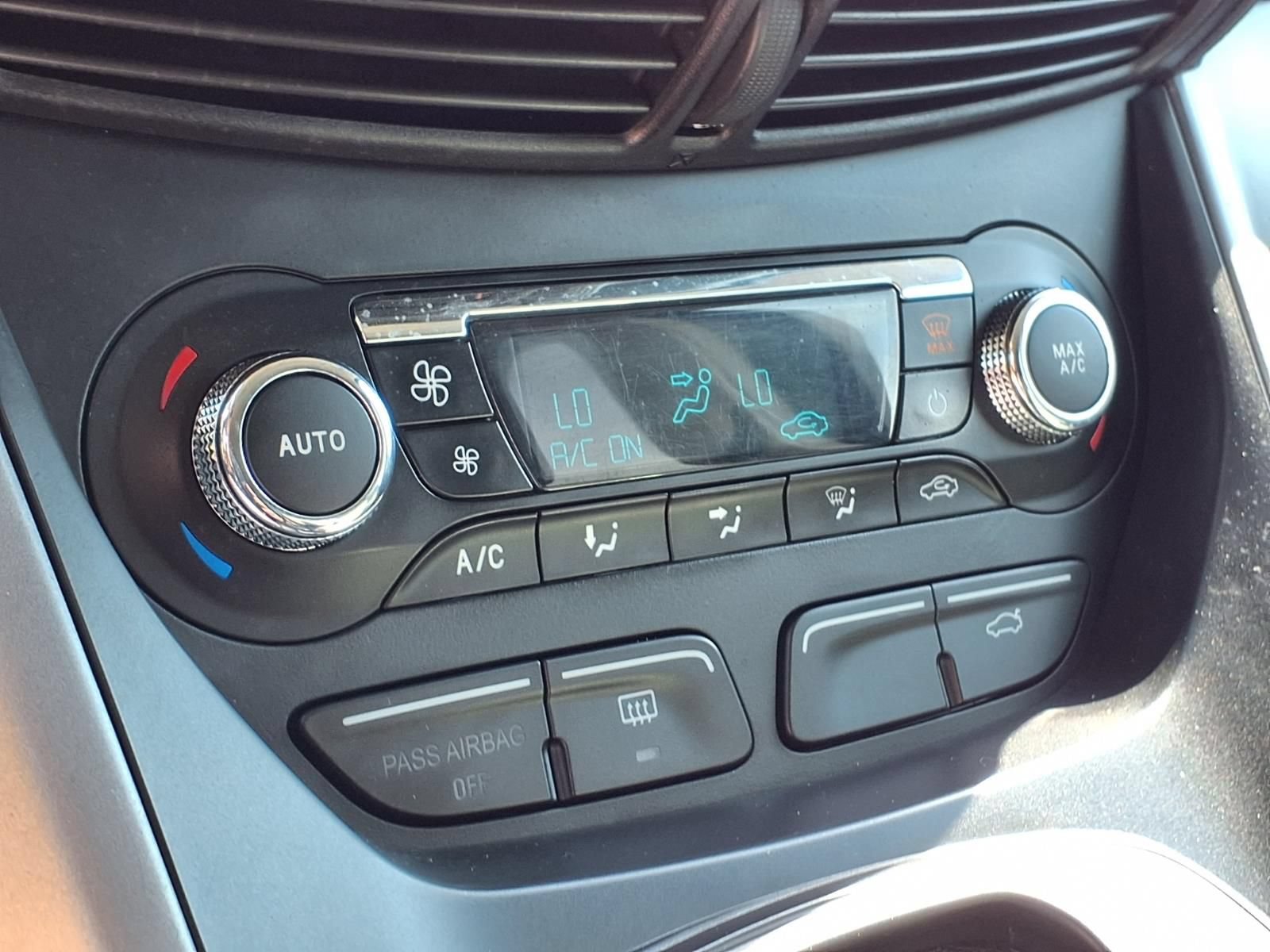 Used 2014 Ford Escape SE w/ Equipment Group 201A FWD image 25