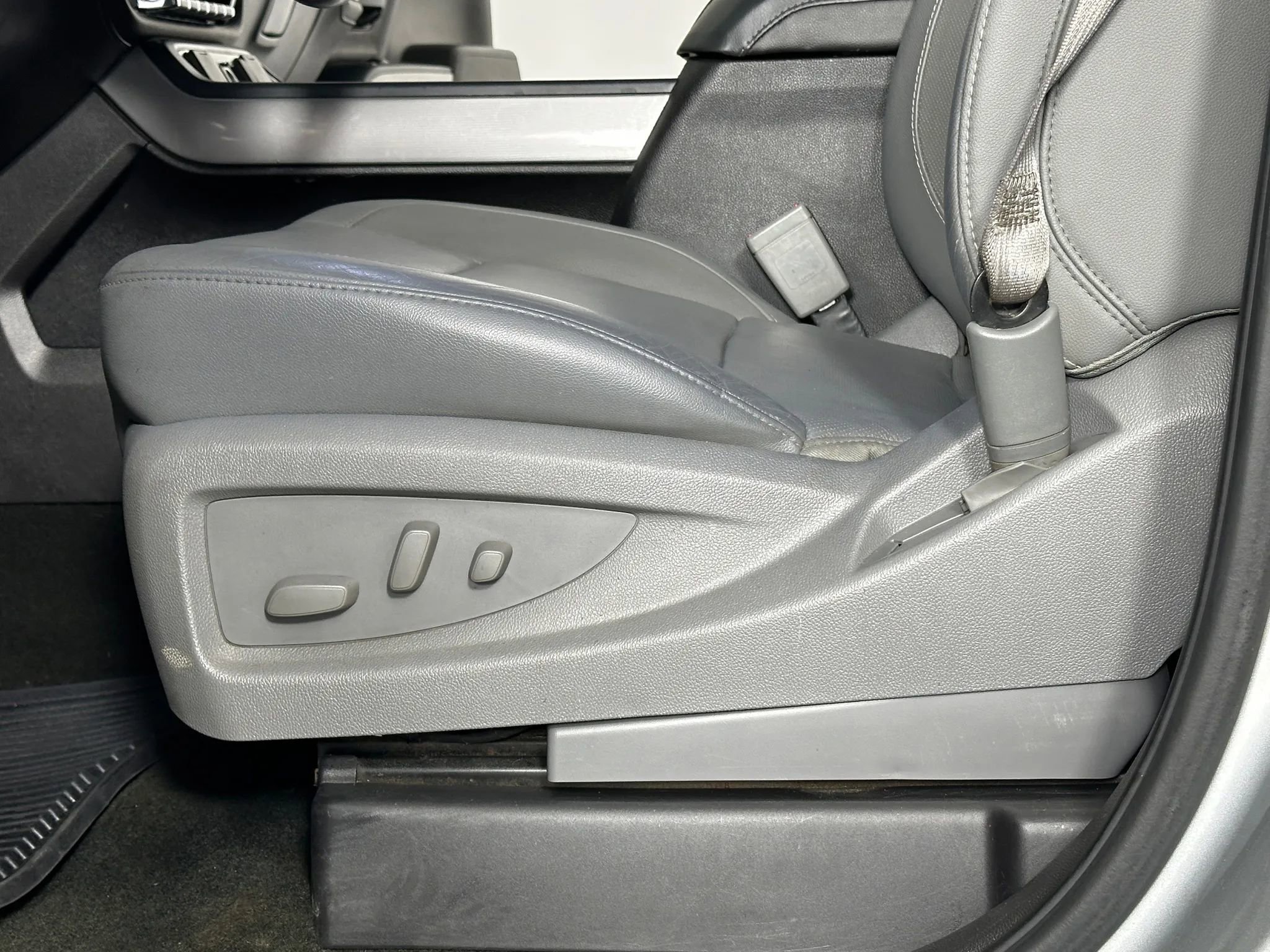 Used 2016 Chevrolet Silverado 1500 LTZ Z71 w/ LTZ Plus Package image 26