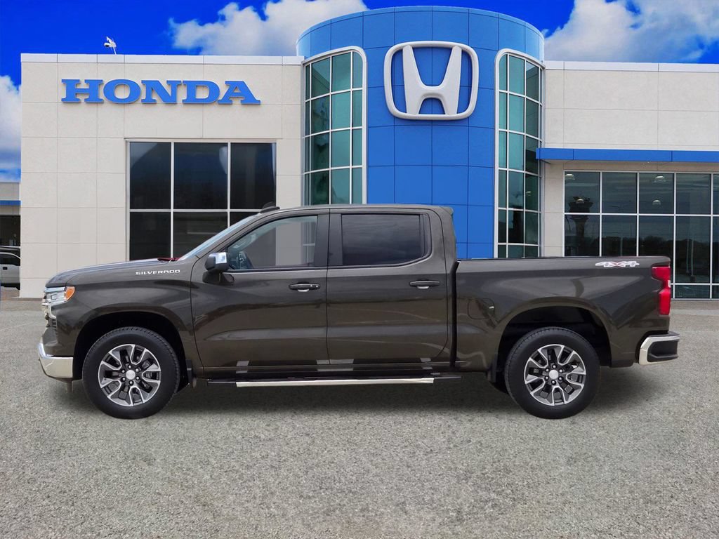 Used 2023 Chevrolet Silverado 1500 LT AWD/4WD image 6