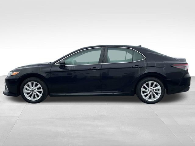 Used 2024 Toyota Camry LE image 4