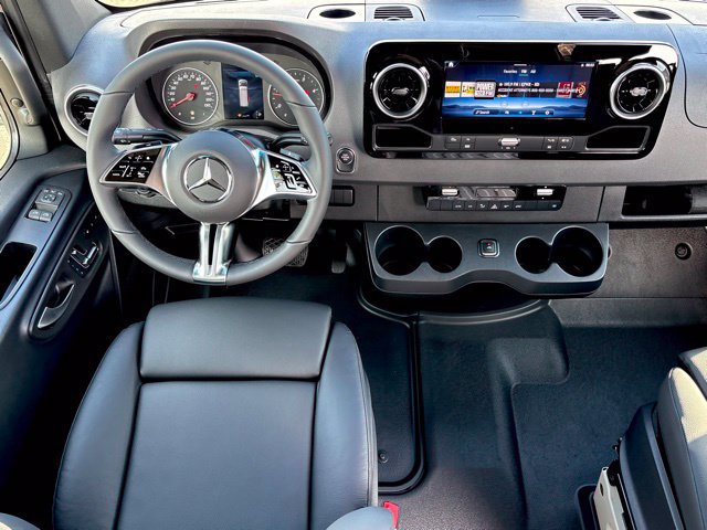 New 2026 Mercedes-Benz Sprinter 2500 image 24