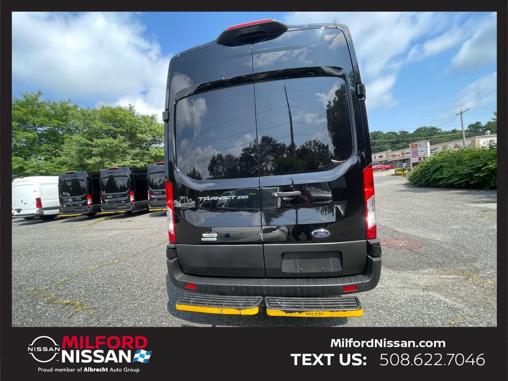 Used 2023 Ford Transit 250 148 High Roof Extended w/ Load Area Protection Package RWD image 4