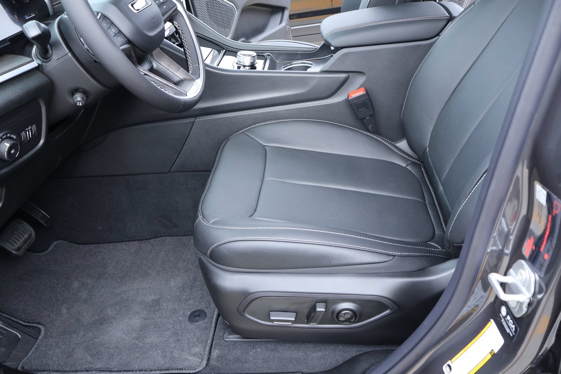 New 2026 Jeep Grand Cherokee L Limited AWD/4WD image 12