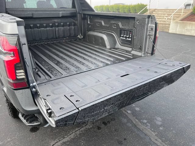 New 2026 Chevrolet Silverado EV Trail Boss w/ Premium Package AWD/4WD image 9