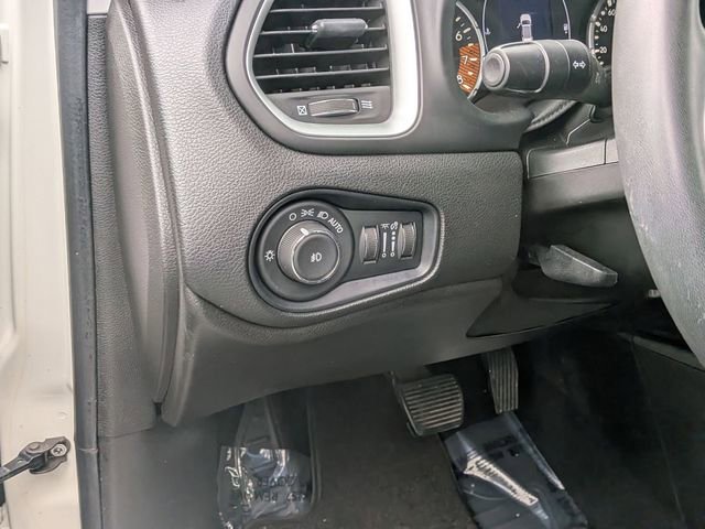 Used 2019 Jeep Renegade Latitude FWD image 15