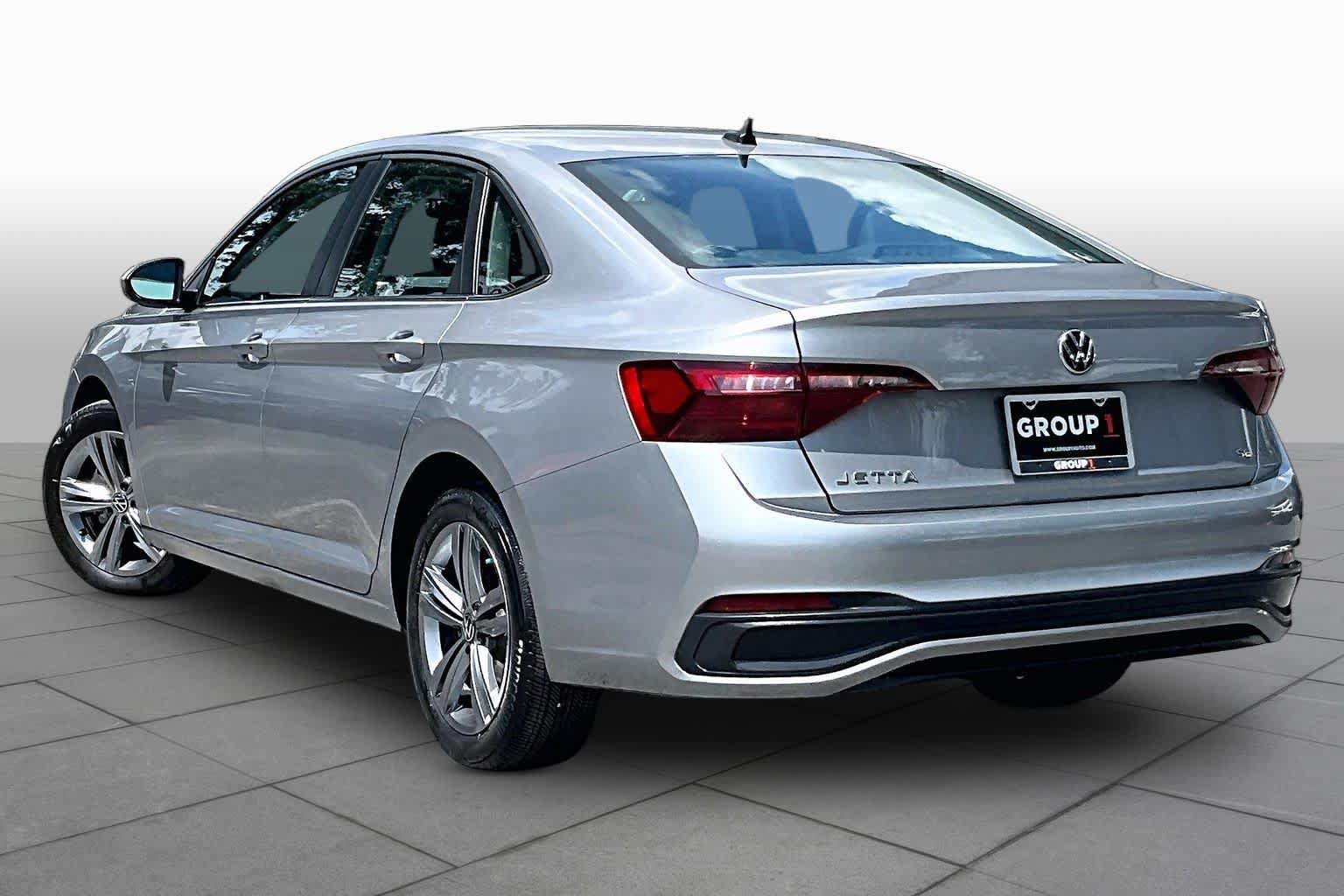 Used 2023 Volkswagen Jetta SE FWD image 12