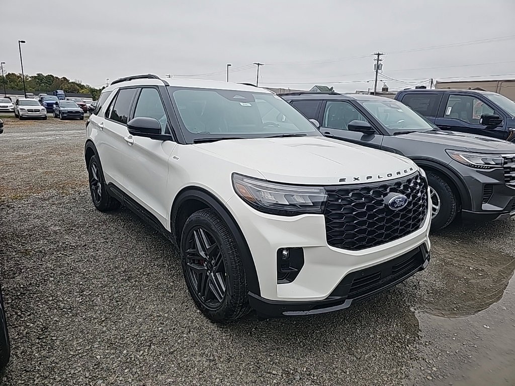 New 2026 Ford Explorer ST-Line w/ ST-Line Street Pack video 1