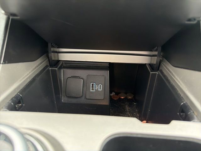 Certified 2021 Ford Explorer XLT w/ Equipment Group 202A image 34