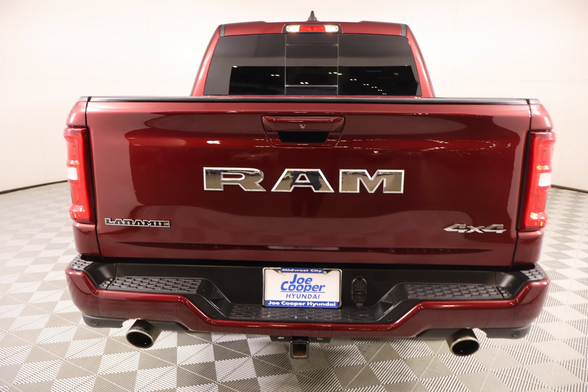Used 2025 RAM 1500 Laramie w/ Laramie Southwest Edition AWD/4WD image 24