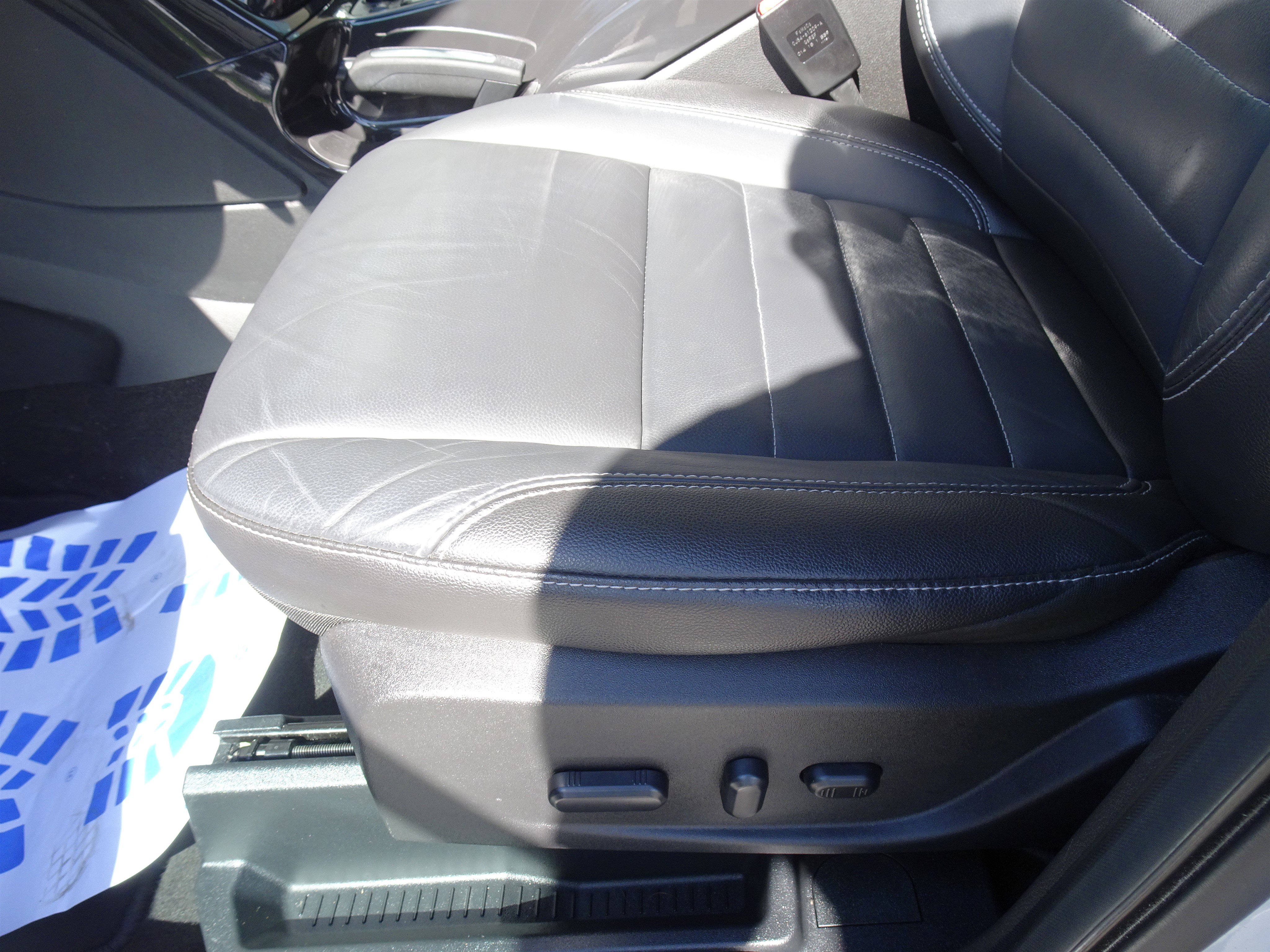 Used 2015 Ford Escape Titanium image 10