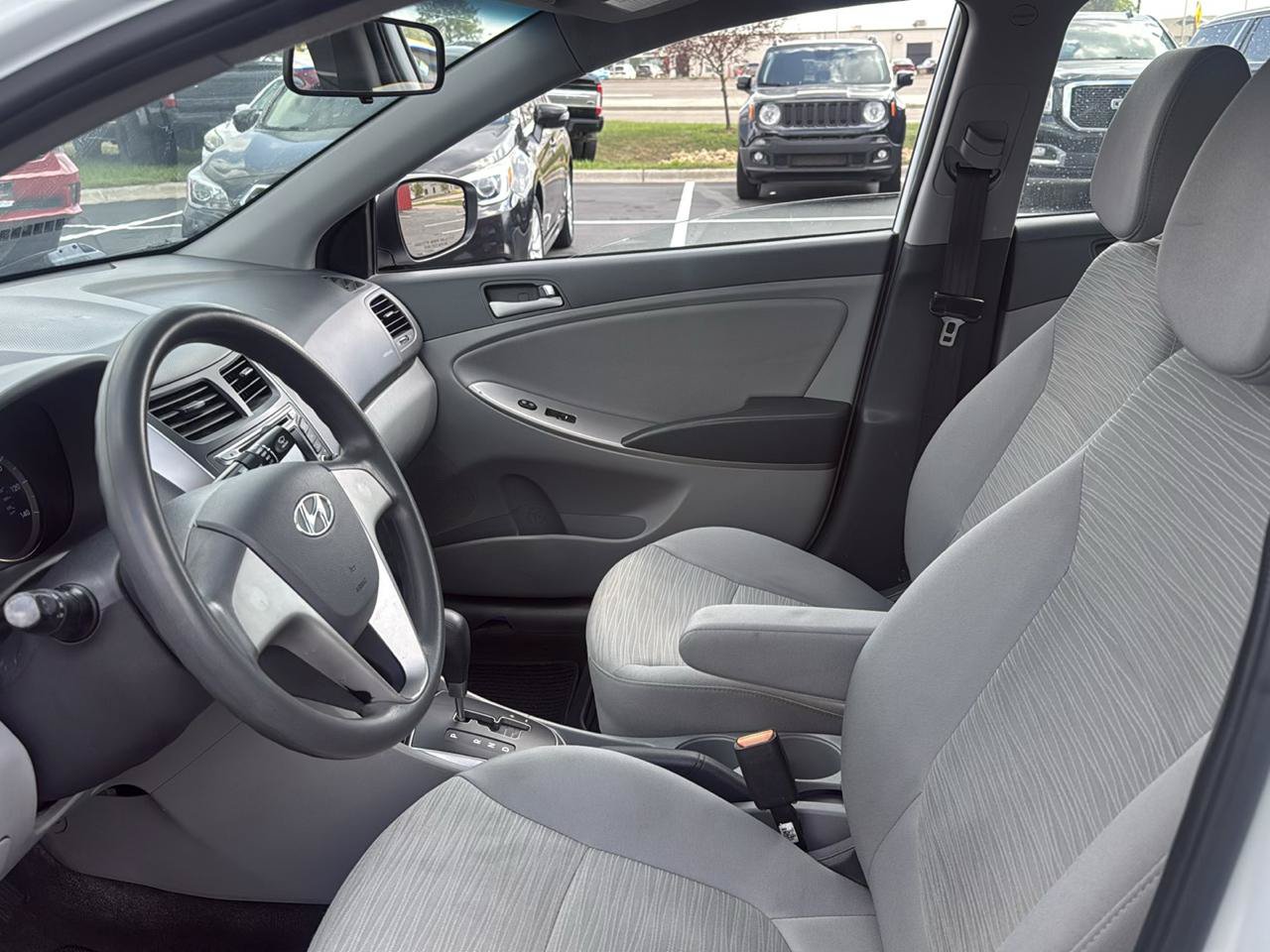 Used 2015 Hyundai Accent GLS FWD image 10