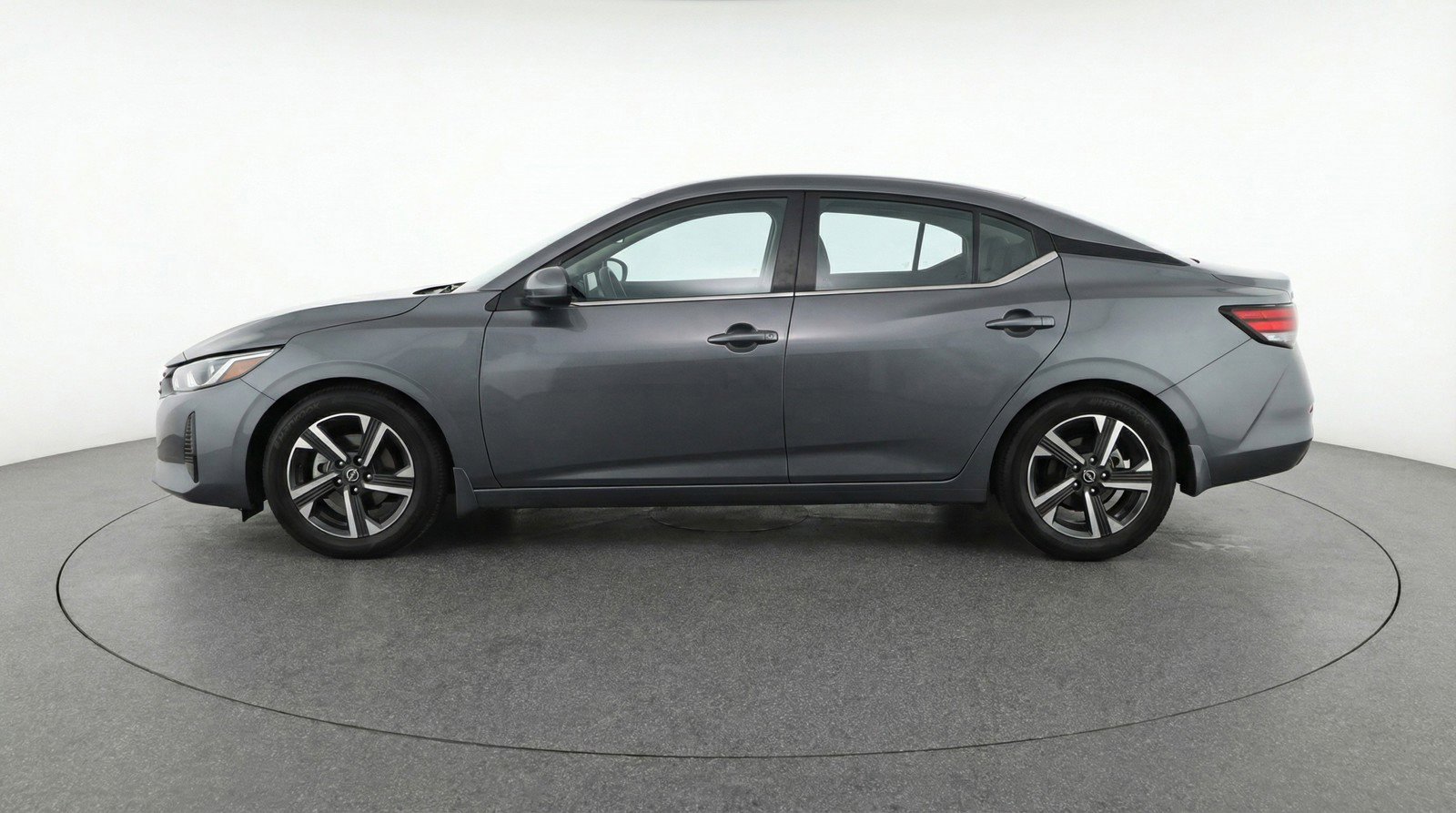 Used 2025 Nissan Sentra SV image 5