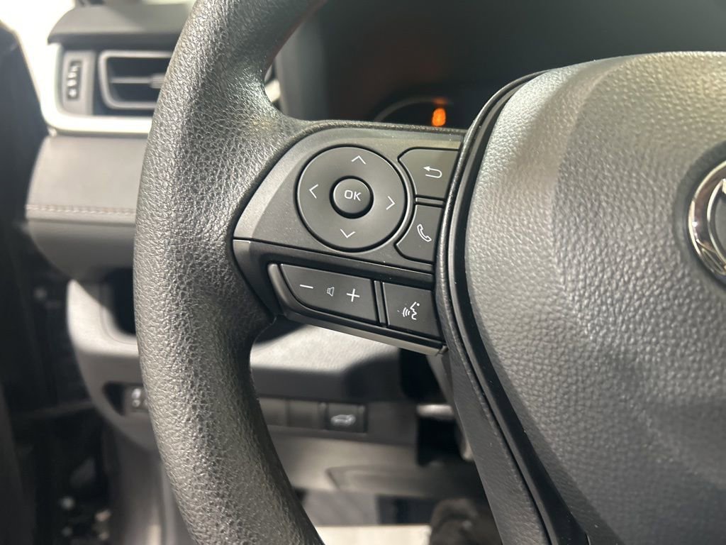 Used 2025 Toyota RAV4 XLE image 24