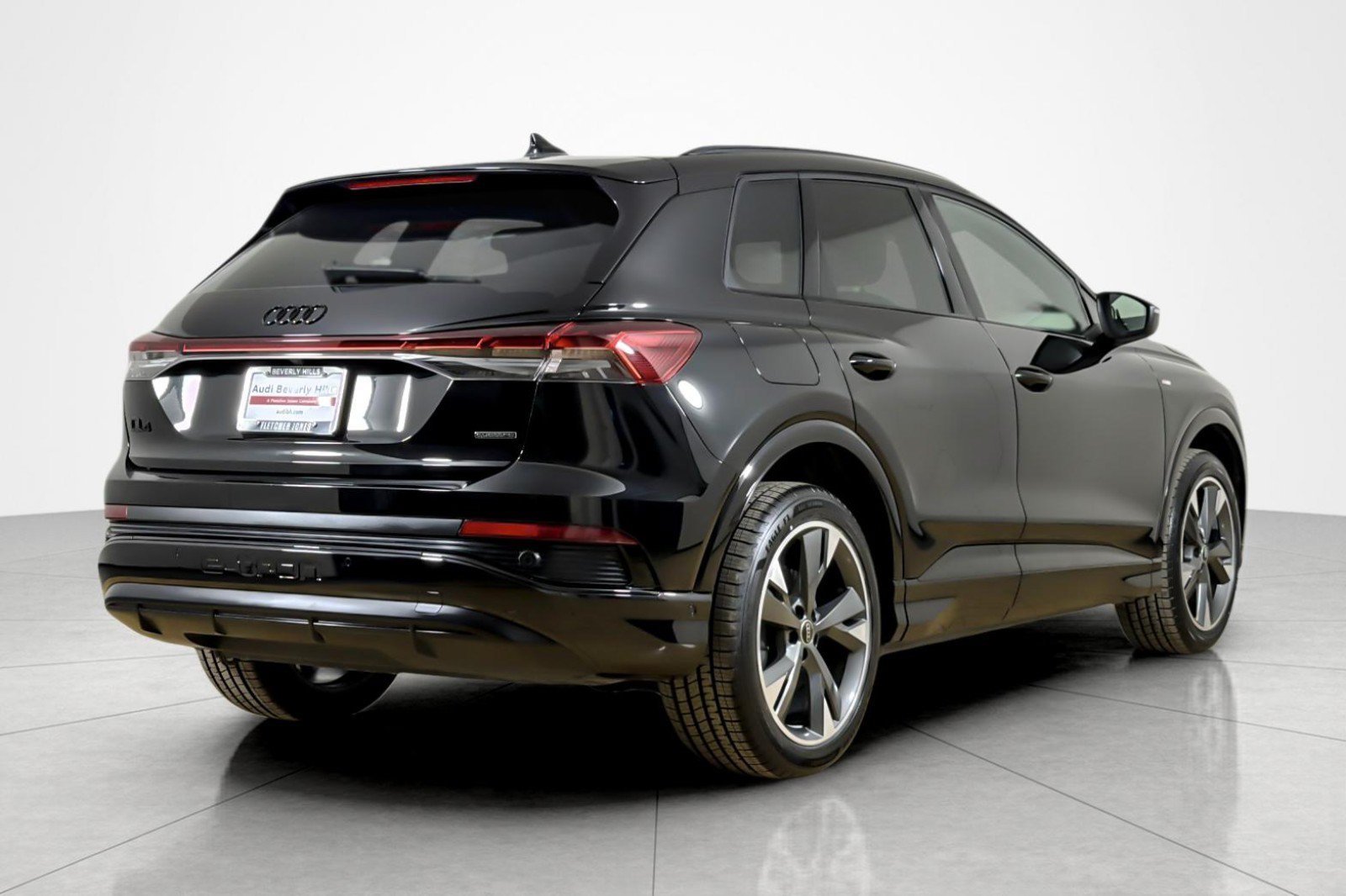Certified 2023 Audi Q4 e-tron Prestige w/ Black Optic Package AWD/4WD image 5