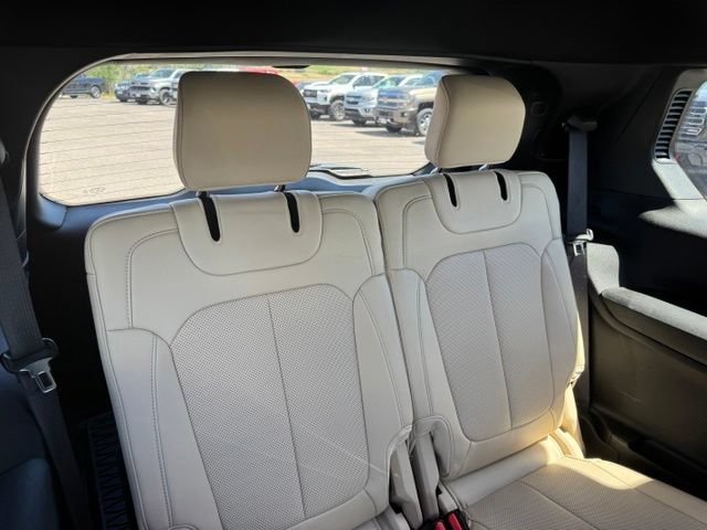 Used 2024 Jeep Grand Cherokee L Limited w/ Luxury Tech Group II AWD/4WD image 28