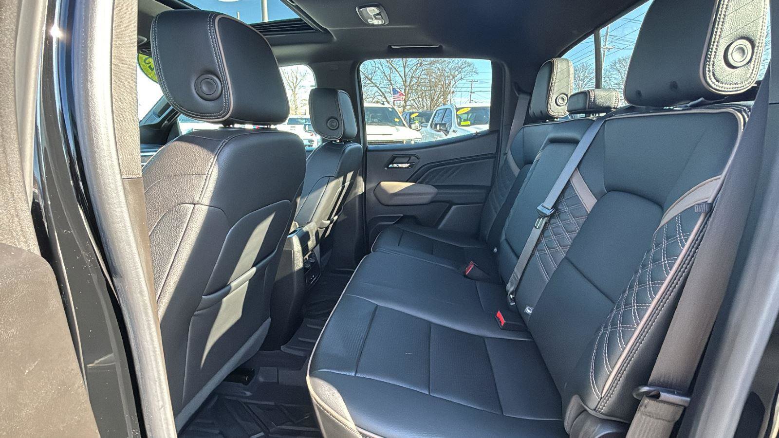 Used 2023 GMC Canyon Denali image 29