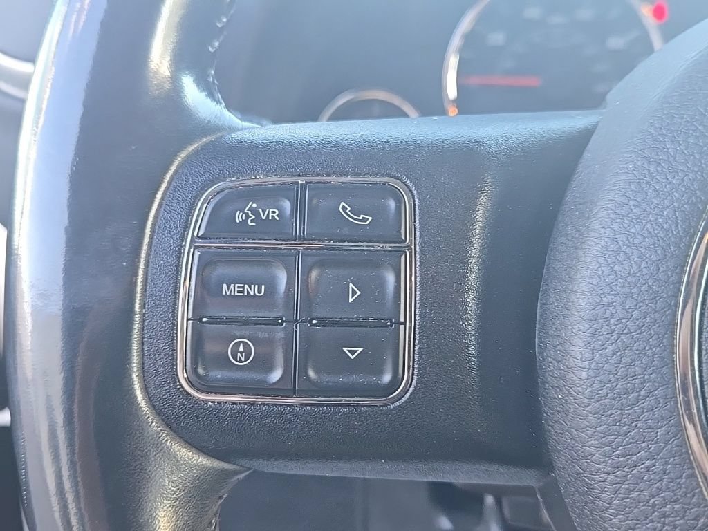 Used 2013 Jeep Wrangler Unlimited Sahara w/ Dual Top Group AWD/4WD image 14