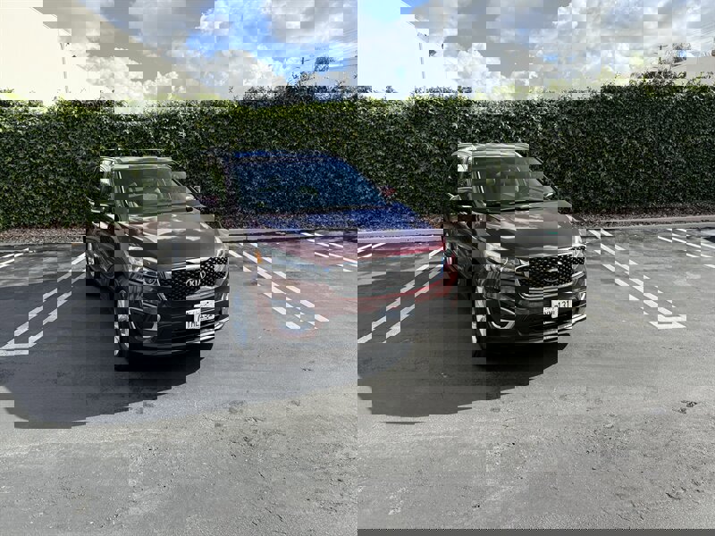 Used 2017 Kia Sorento LX w/ LX Convenience Package image 6