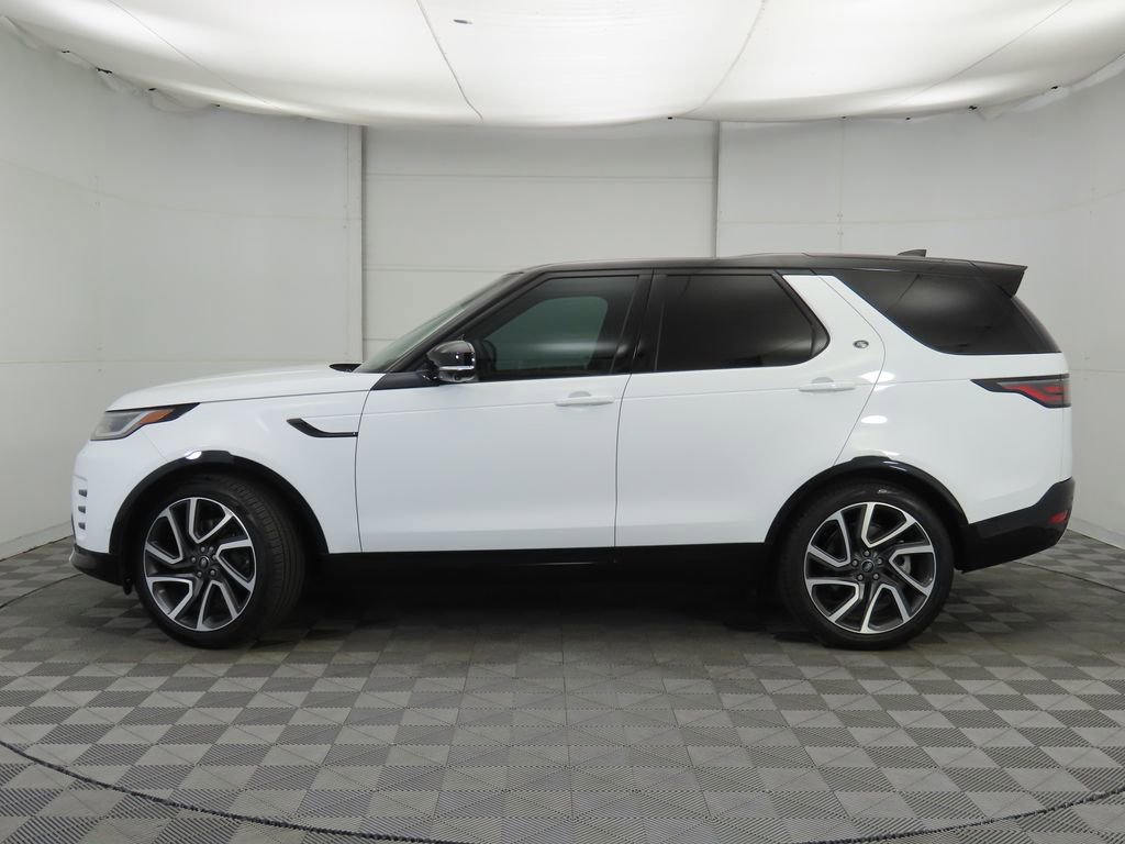 Used 2024 Land Rover Discovery Dynamic SE image 8
