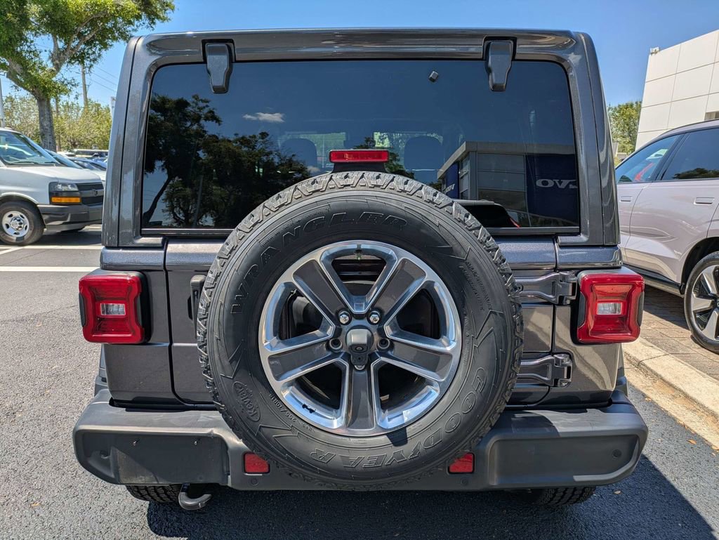 Used 2021 Jeep Wrangler Unlimited Sahara AWD/4WD image 5