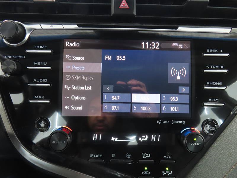 Used 2020 Toyota Camry XLE FWD image 24