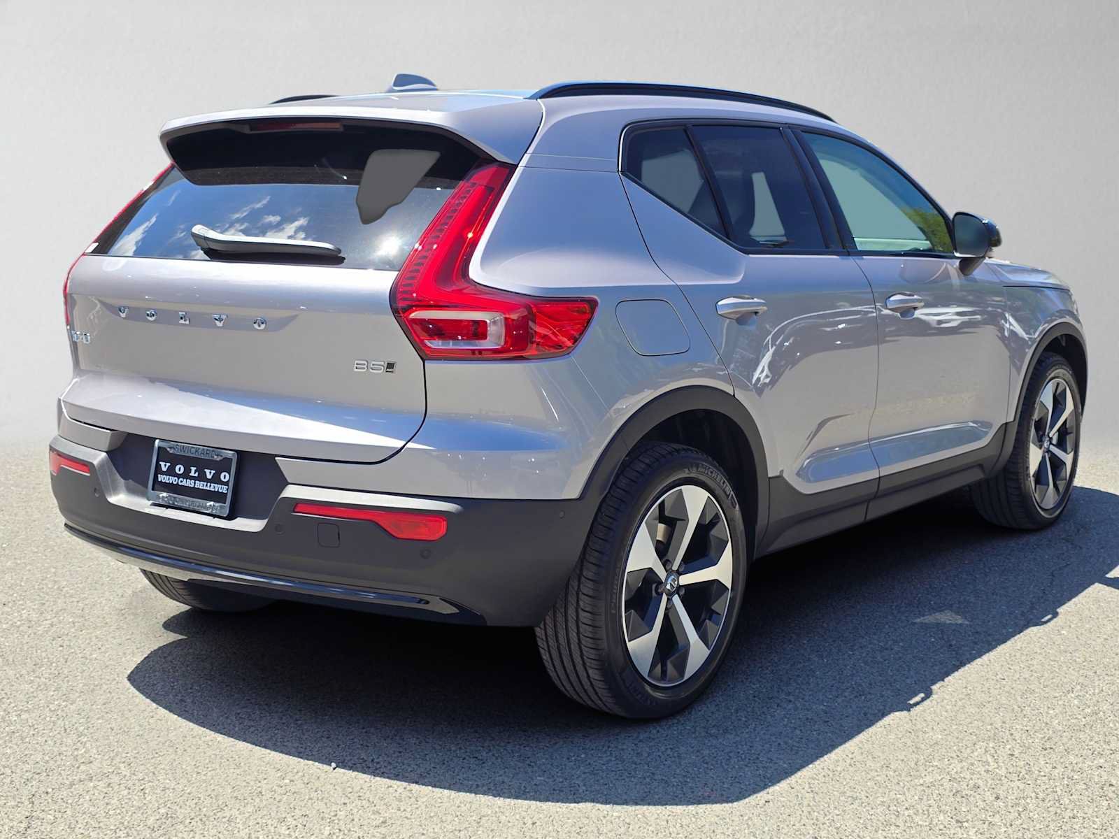 New 2026 Volvo XC40 B5 Plus w/ Protection Package Premier AWD/4WD image 3