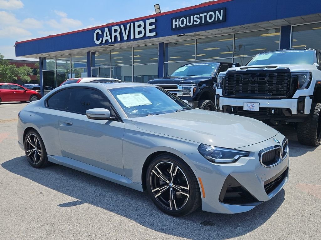 Used 2025 BMW 230i Coupe w/ M Sport Package RWD image 1
