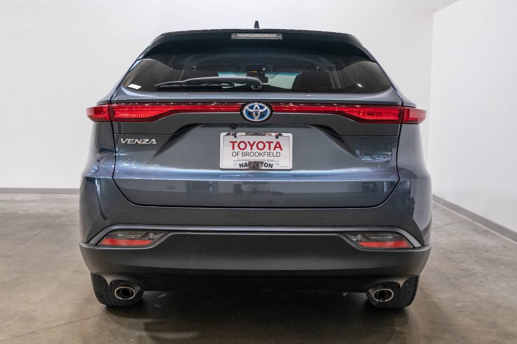 Used 2024 Toyota Venza LE AWD/4WD image 8
