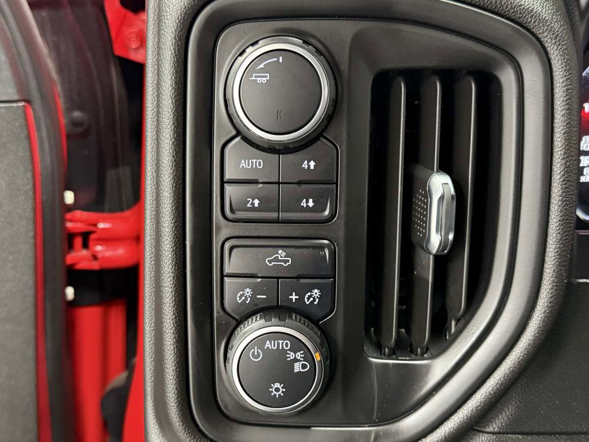 Used 2022 Chevrolet Silverado 1500 Custom Trail Boss w/ Safety Confidence Package image 19