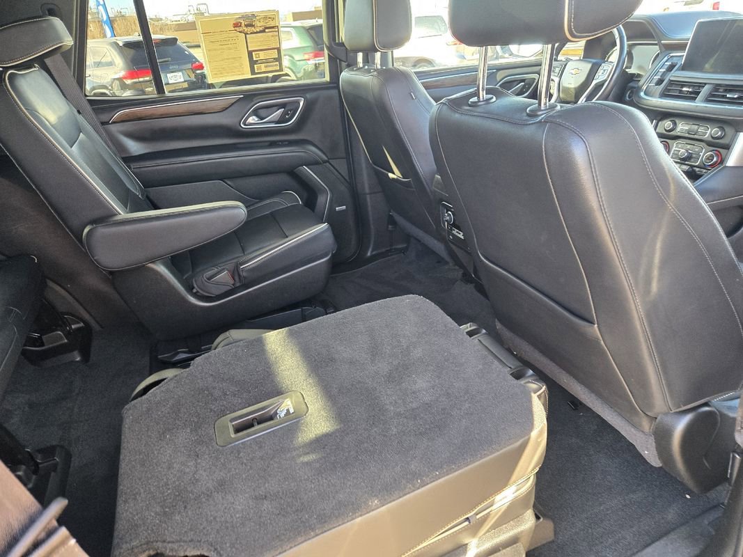 Used 2021 Chevrolet Tahoe Premier w/ Premium Package image 21