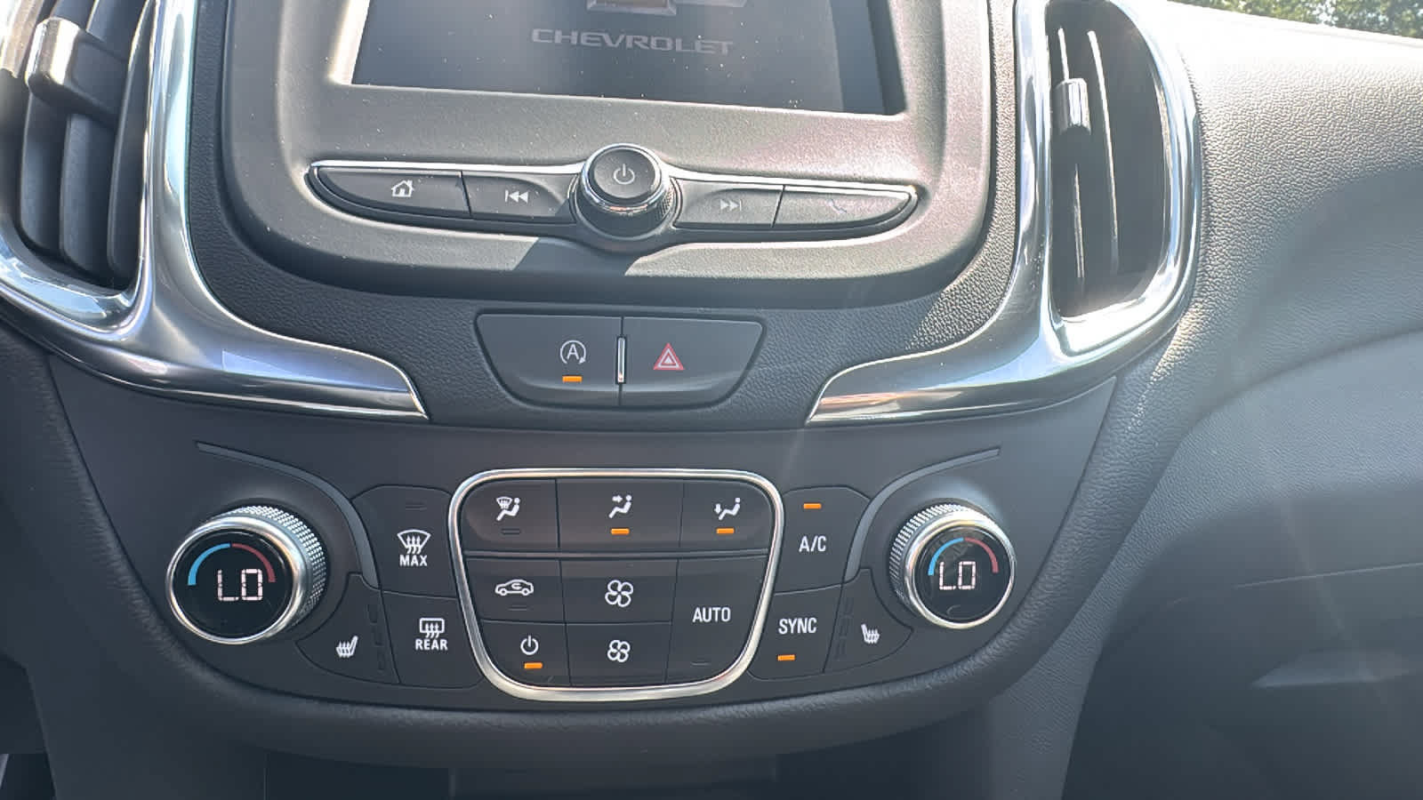 Certified 2024 Chevrolet Equinox LT FWD image 12