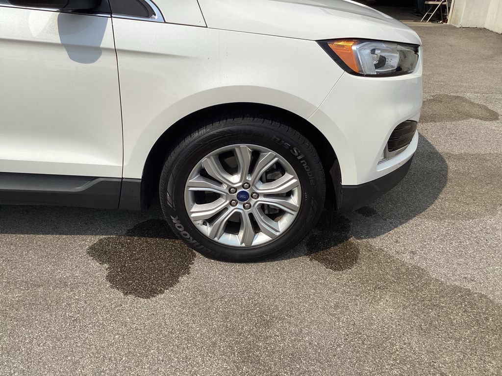Used 2021 Ford Edge Titanium AWD/4WD image 23