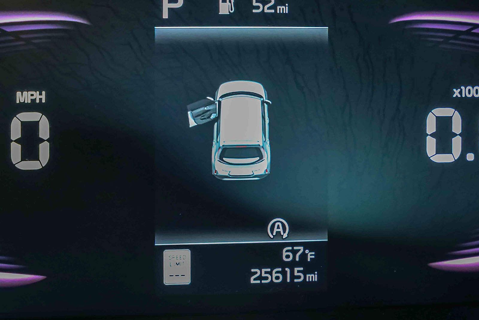 Certified 2025 Kia Soul LX w/ LX Technology Package FWD image 8