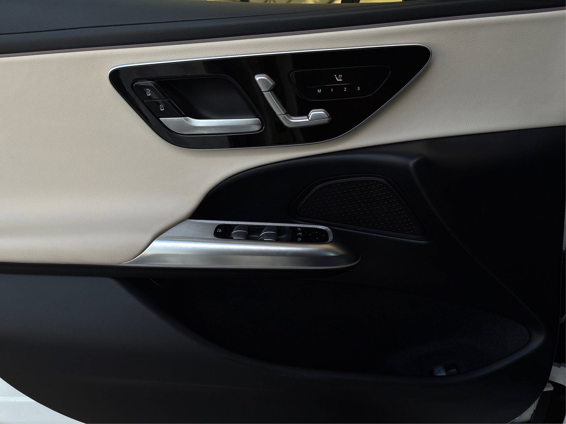 Used 2024 Mercedes-Benz E 350 4MATIC Sedan image 21