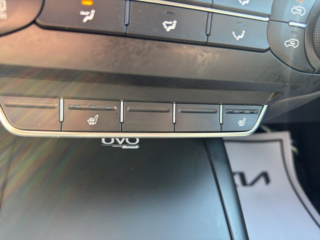 Used 2016 Kia Sorento LX w/ LX Convenience Package image 16